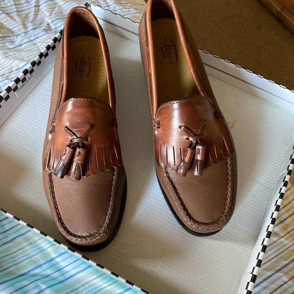Tan/brown leather loafer